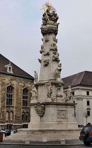 The Holy Trinity Statue on Trinity square