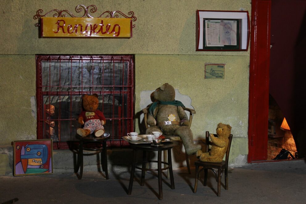 Teddy bear decor in front of Rengeteg RomCafé at the courtyard of Élesztőház craft beer ruin pub in Budapest