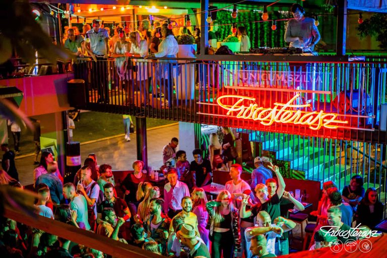 Fröccsterasz: where parties start