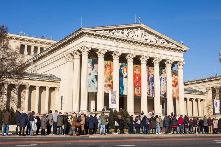 People queing up in front of the Museum of Fine Arts Budapest