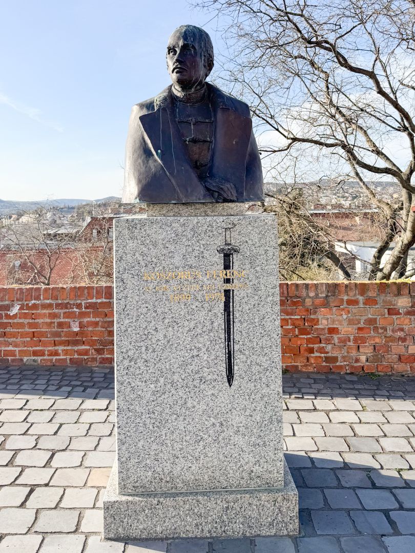Statue of Ferenc Koszorús