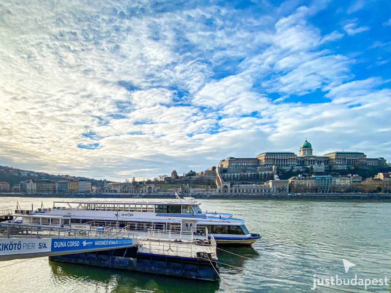 Mahart cruise on the Danube