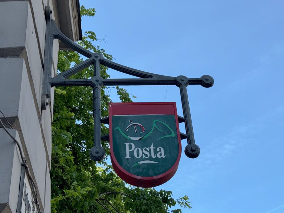 Hungarian Post office logo