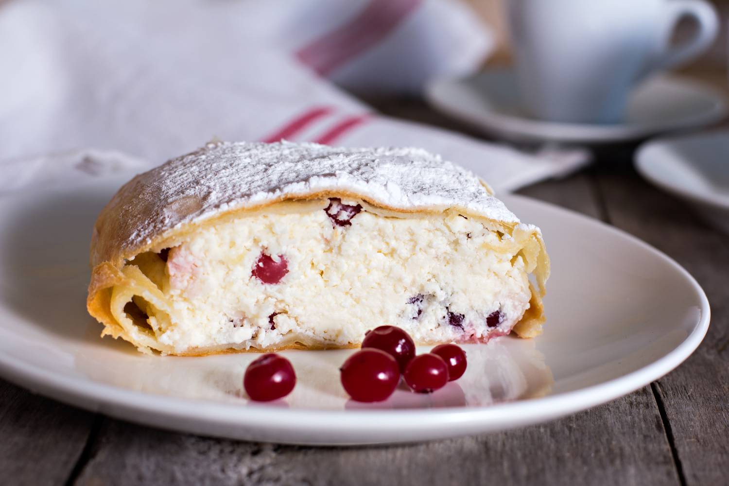 Strudel filled with cottage cheese and berries