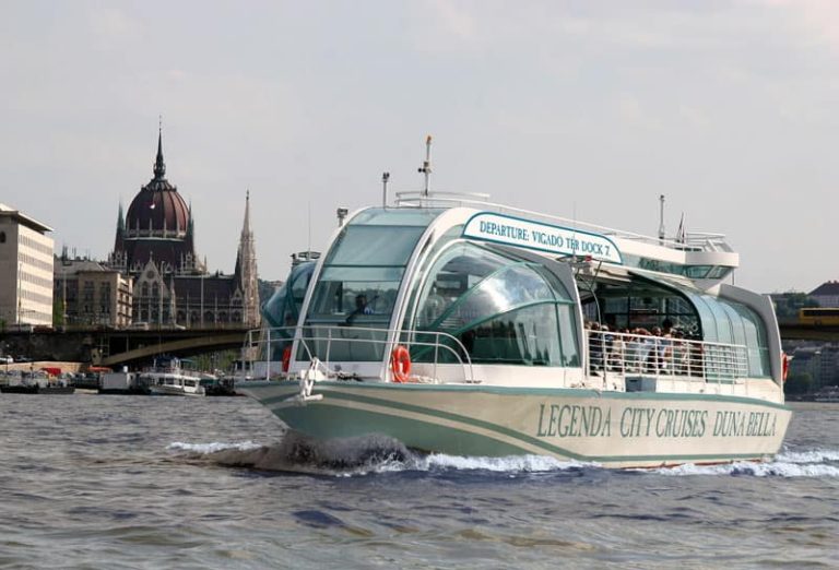 Sightseeing by boat: Exploring the 6 best river cruises of Budapest