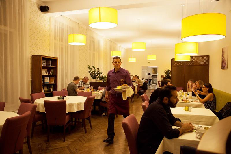 The retro interior design of Napfényes vegan restaurant in Budapest