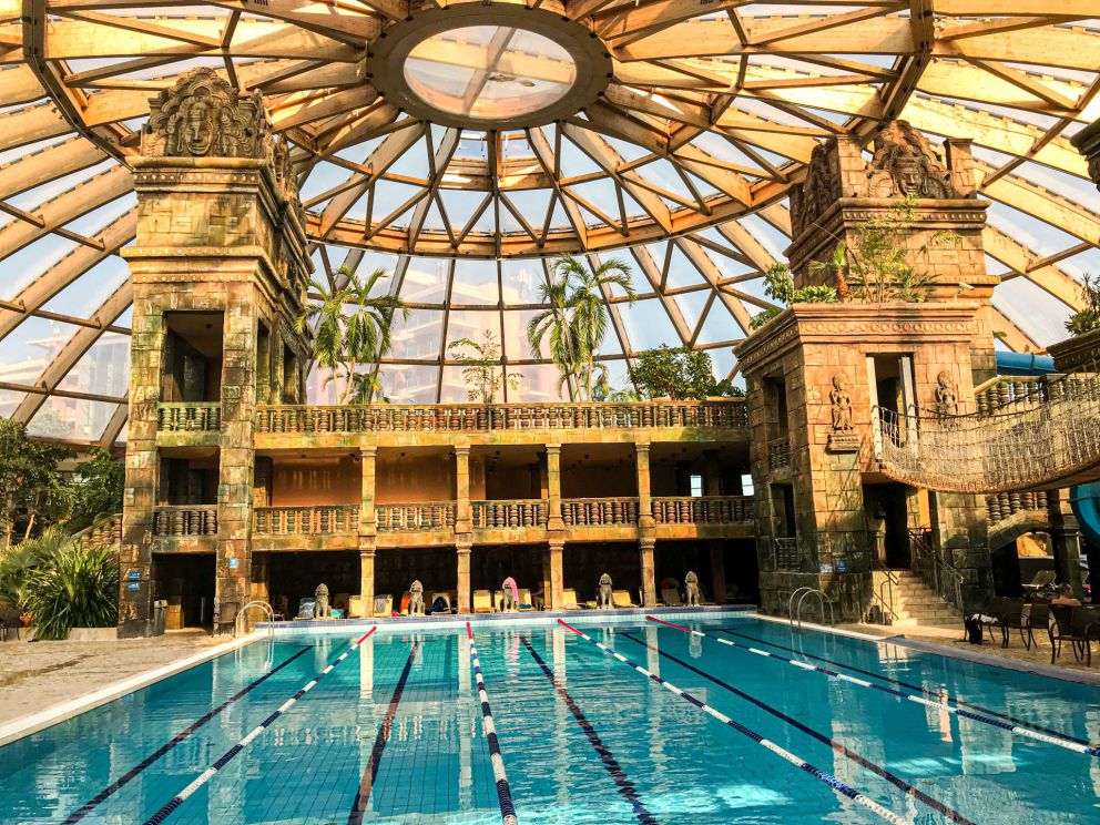 Alt text: Angkor-style temple – the most characteristic feature of Aquaworld Resort Budapest