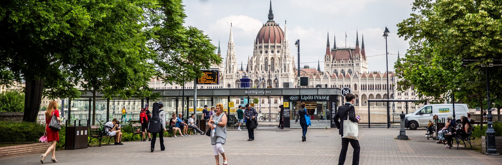 The Hungarian Parliament Building in all its glory, as seen from Batthyány tér.