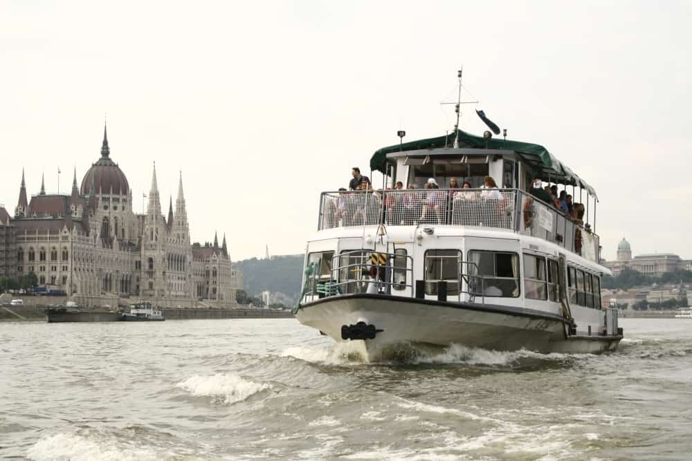 A Guide to BKK Boat Cruises: 4  cruises to discover the beautiful Budapest from the Danube