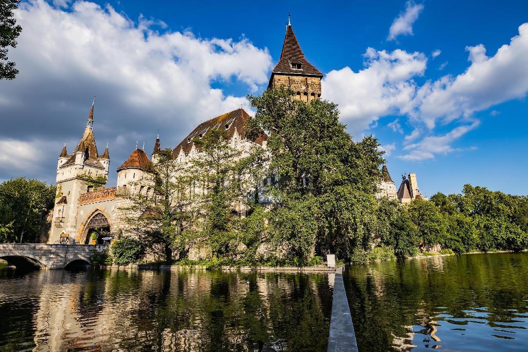 3 ages in one building: The fascinating Vajdahunyad Castle