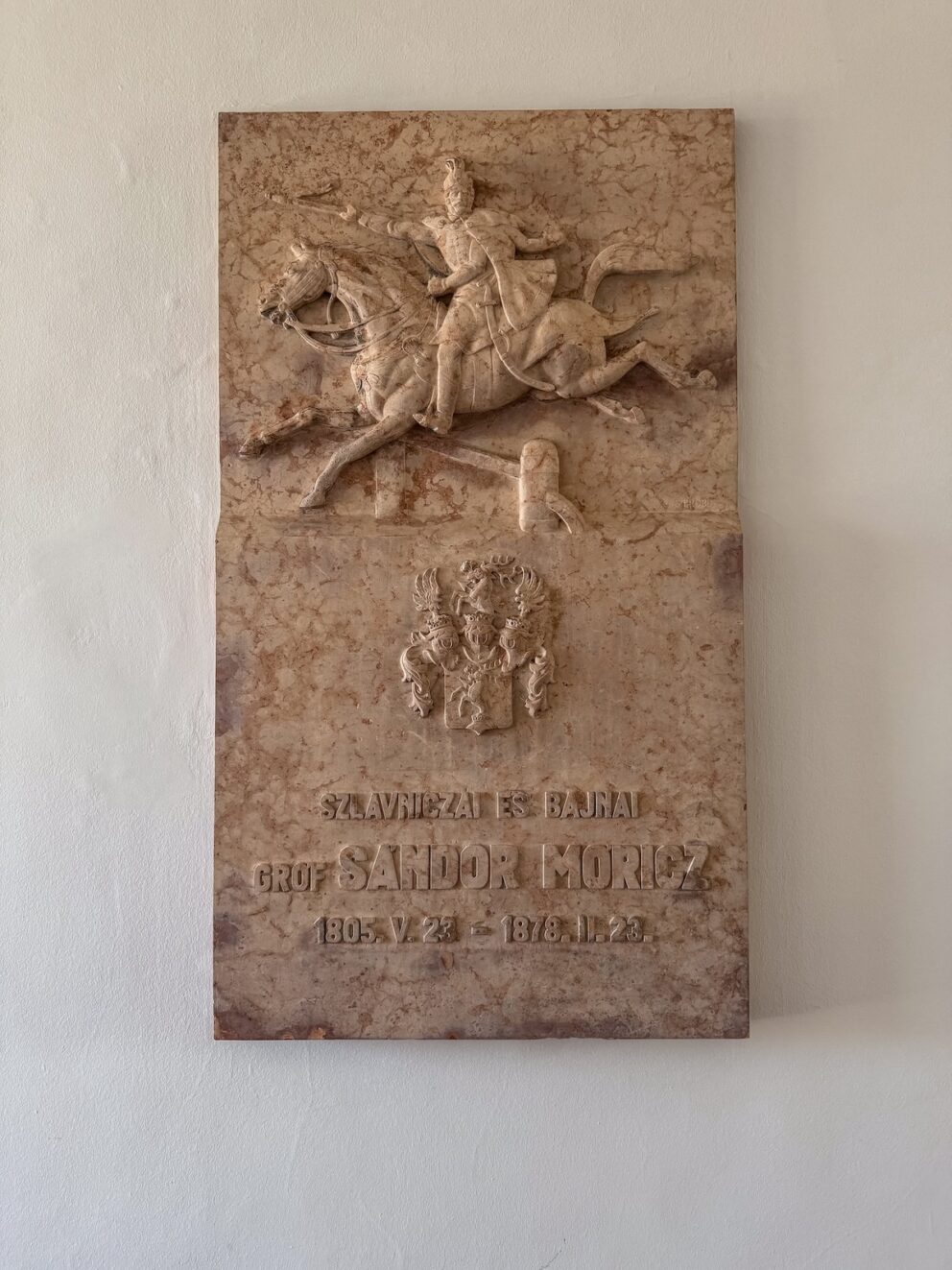 The stone memorial plaque for Count Móric Sándor