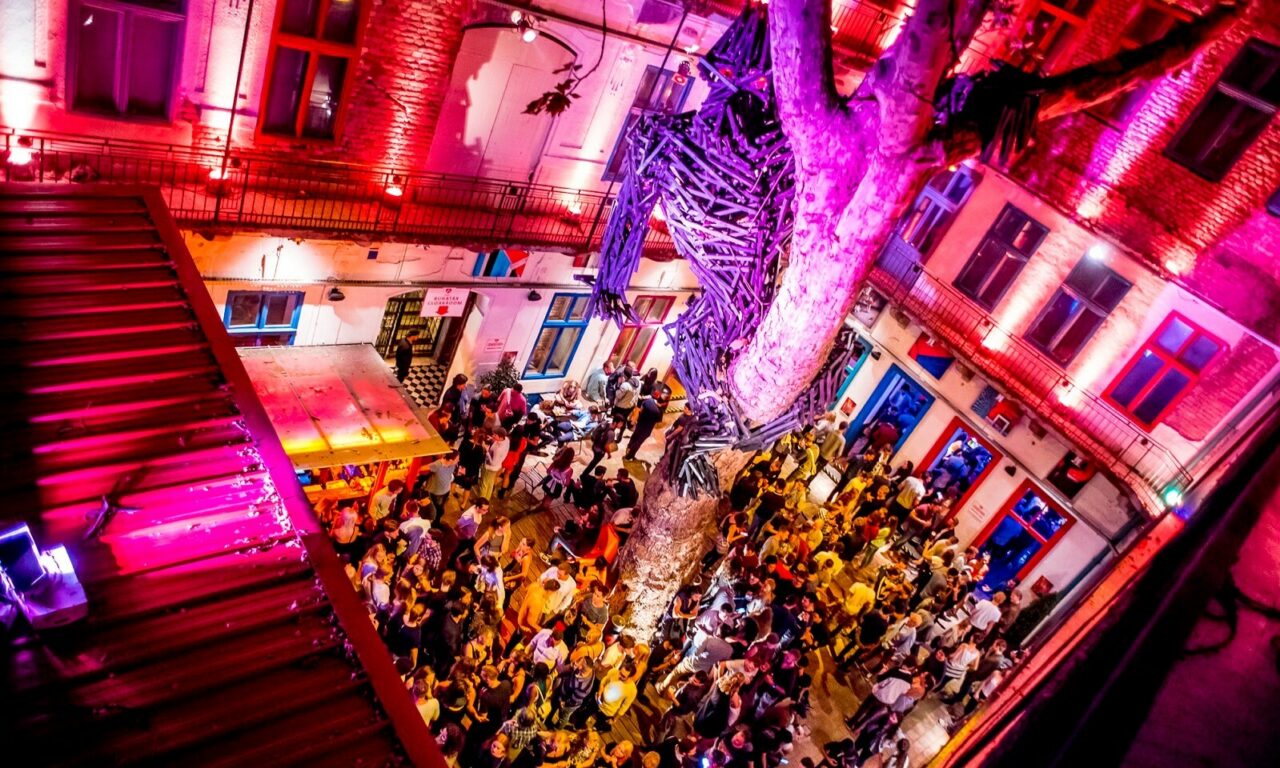 The iconic King Kong metallic statue with glowing red eyes in the courtyard of Doboz bar