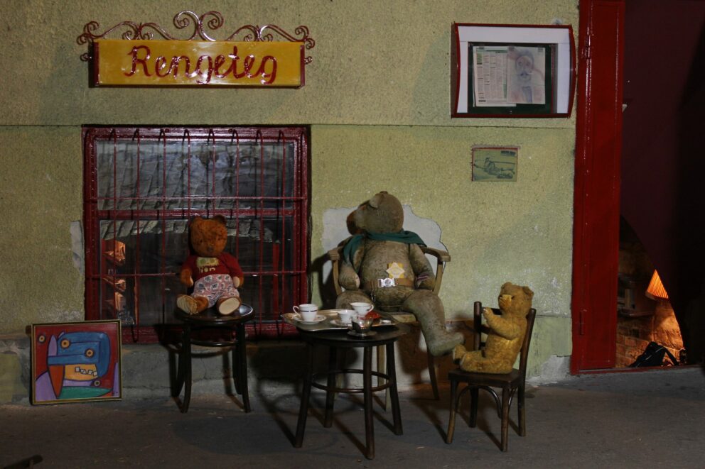 The moody, bustling atmosphere of the main indoor bar area at Élesztőház