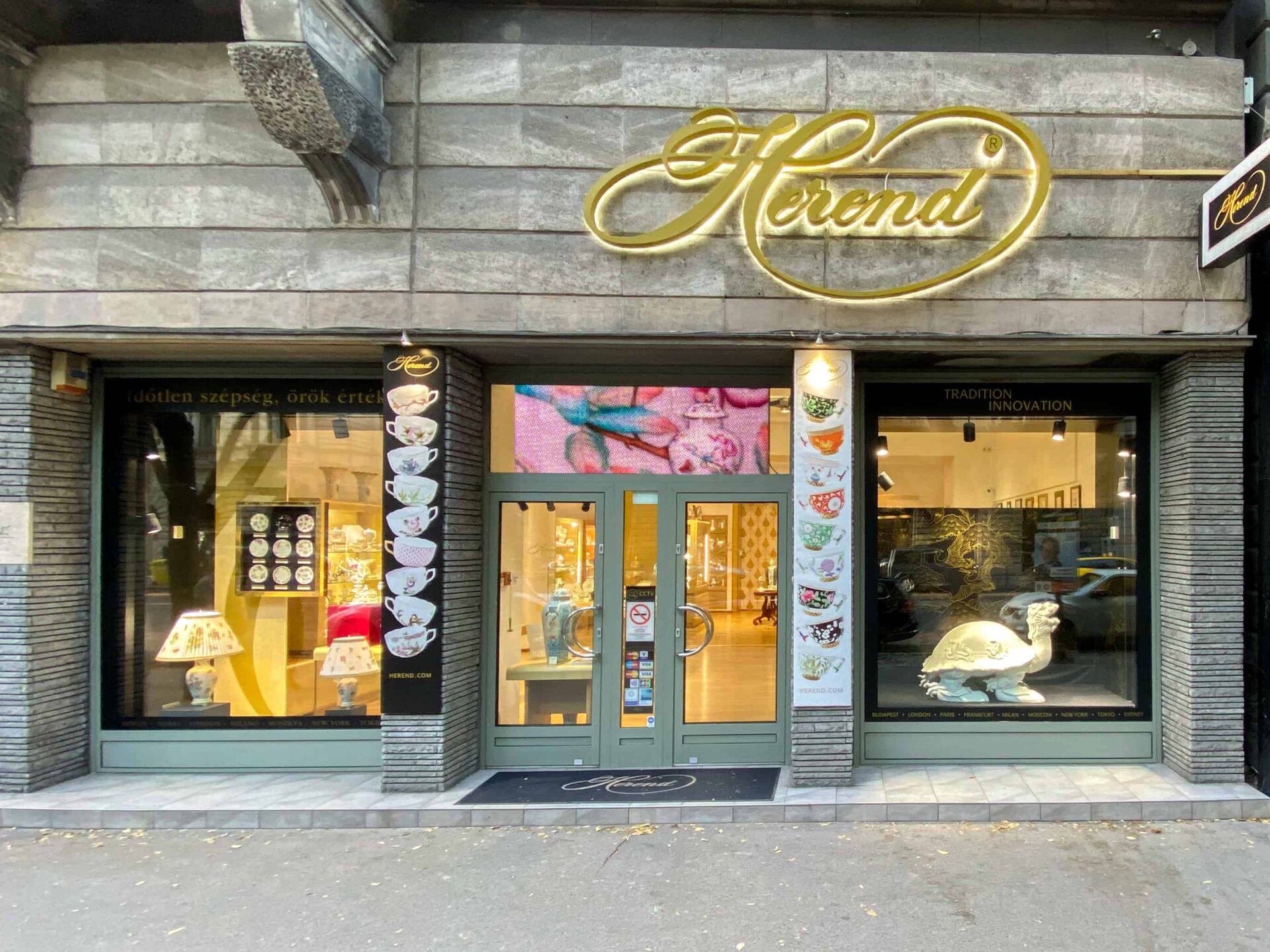 The street front of a Herend Shop