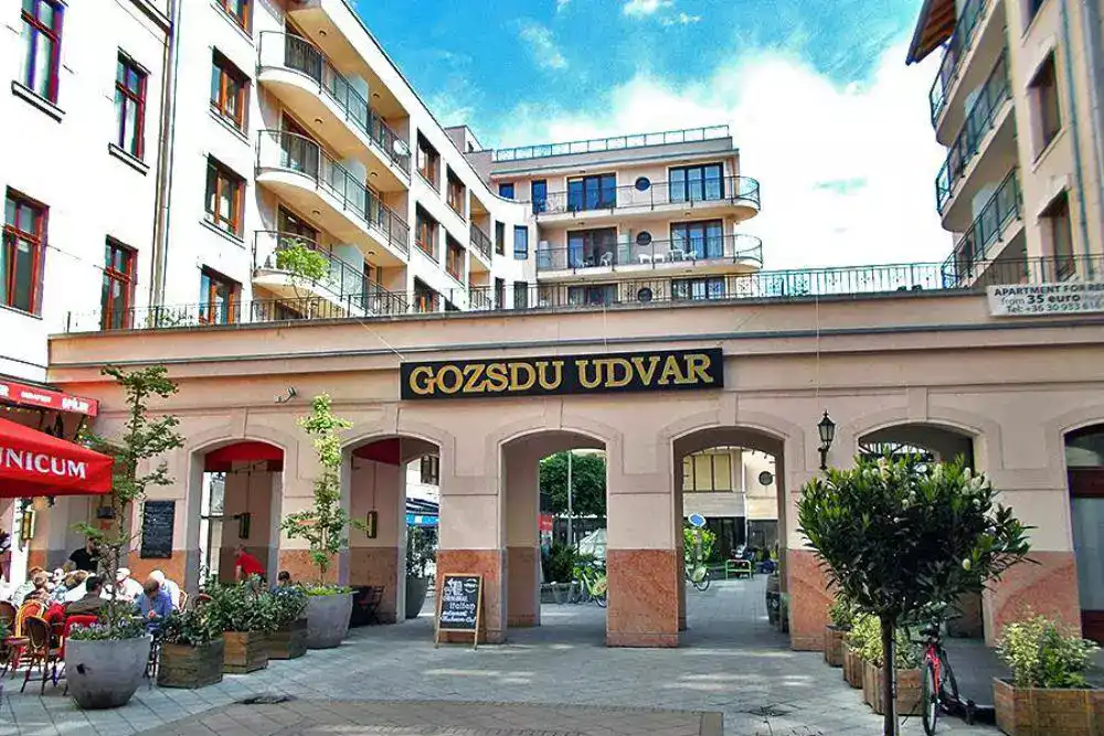 A small thumbnail representing Jewish heritage in Budapest