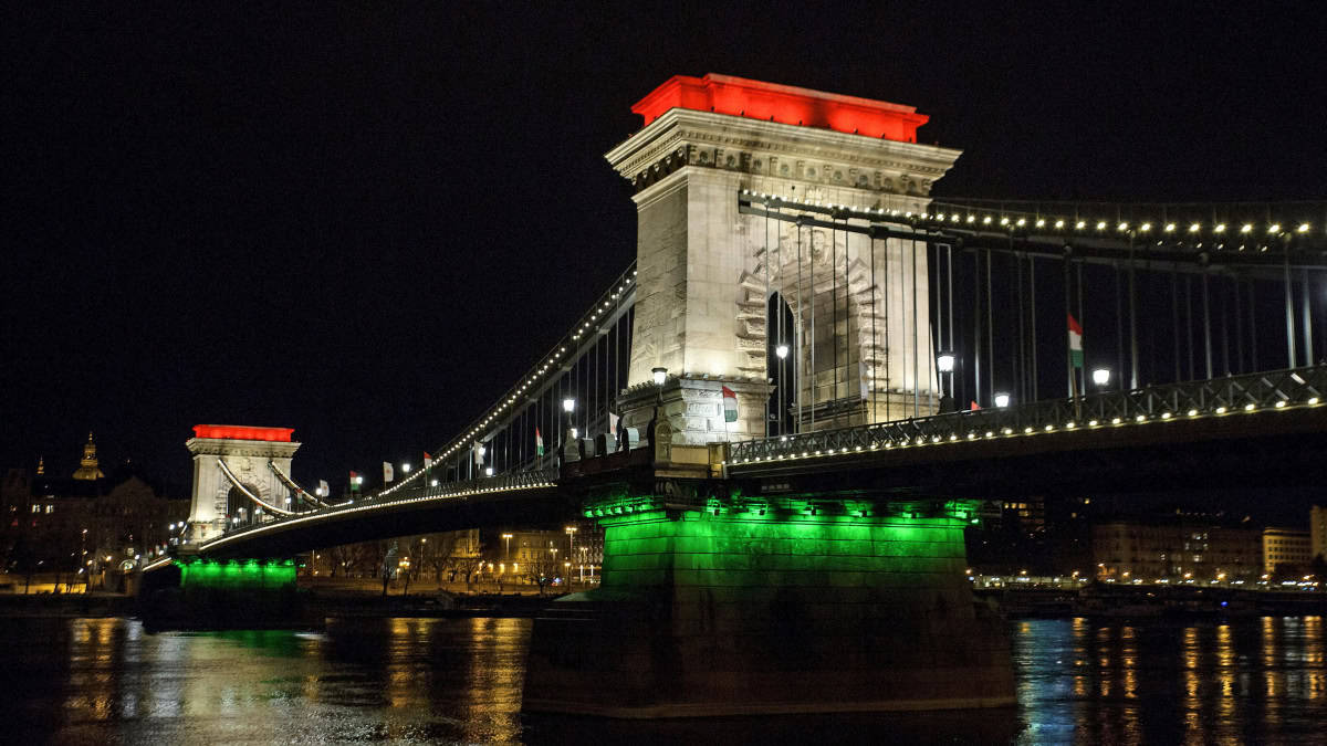 Official ceremony and crowd during the March 15th Revolution Day in Budapest