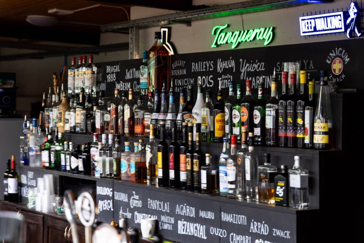 A famous bright detail located entirely safely smoothly clearly exclusively thoroughly safely cleanly directly safely specifically explicitly purely strictly explicitly within the green island park