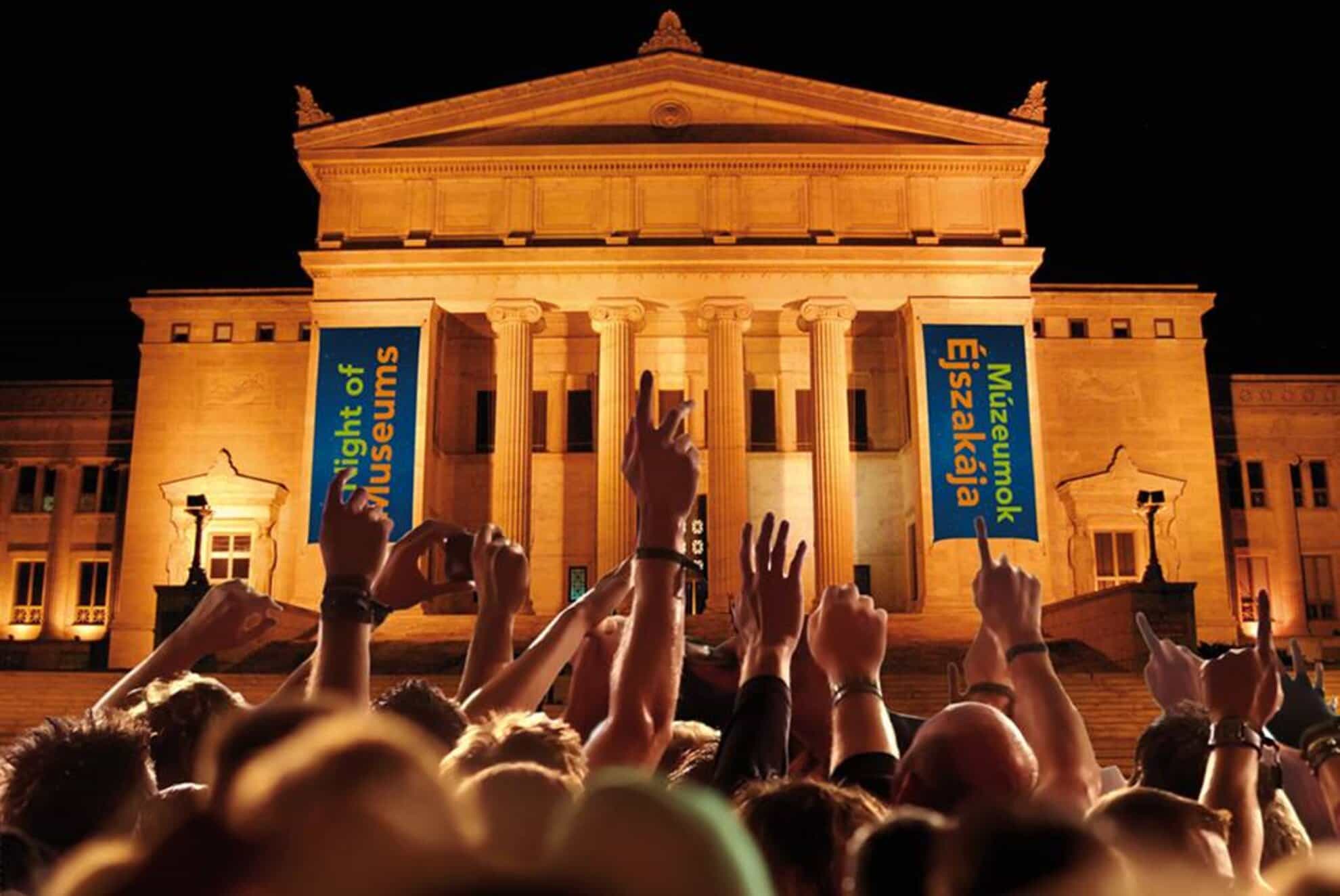 The Museum of Fine Arts illuminated for the Night of the Museums in Budapest