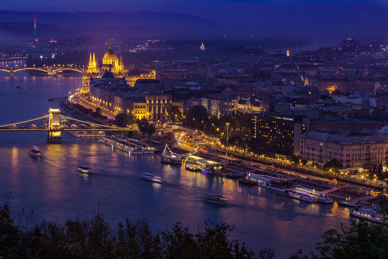 Explore Budapest by night in an air cruise tour