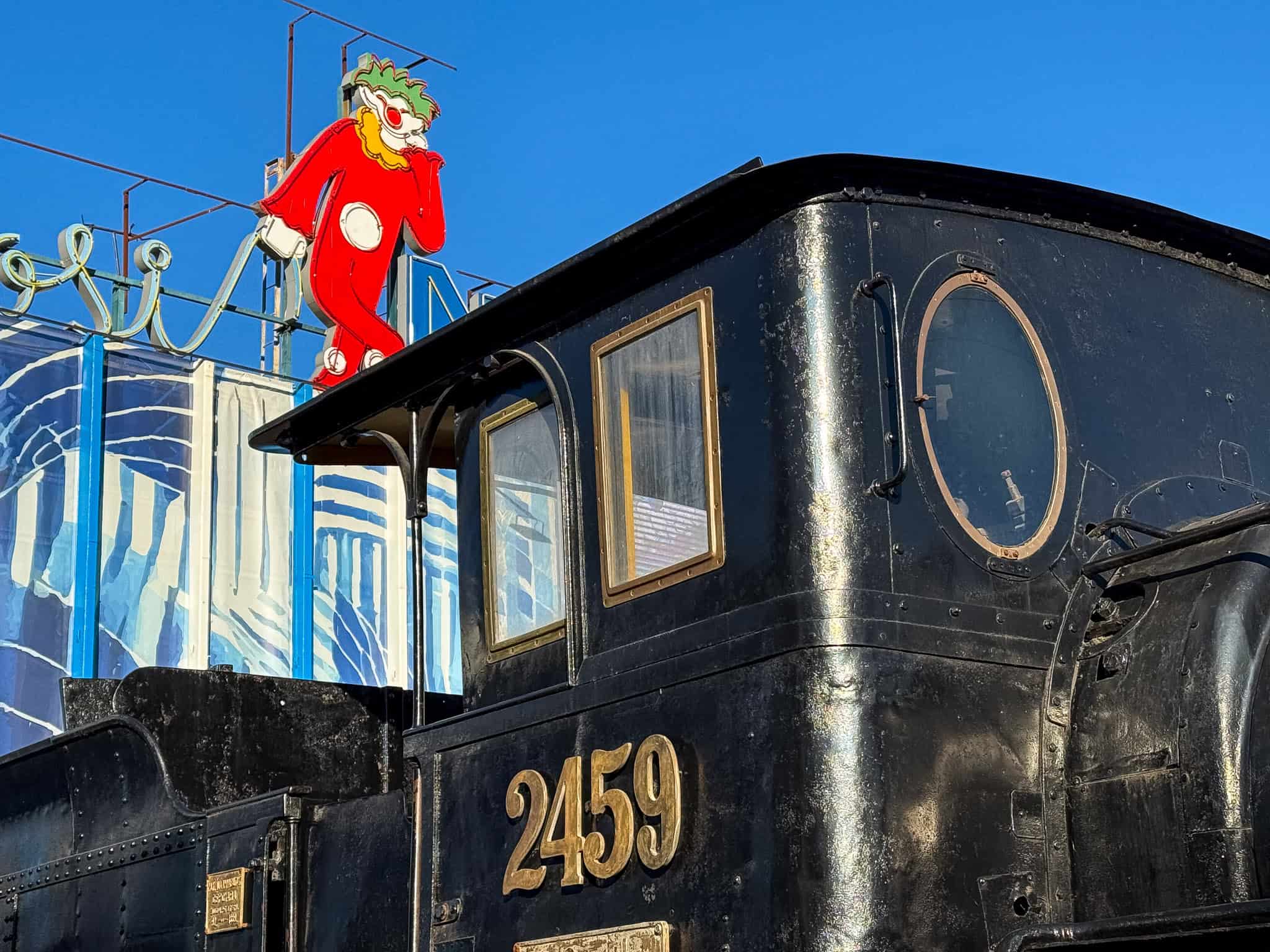 Gold number 2459 detail