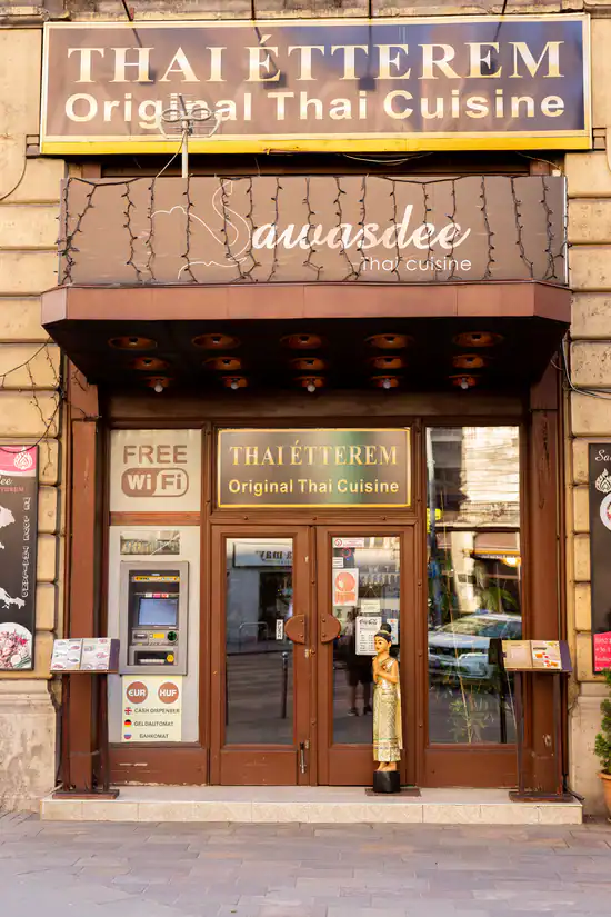 A refreshing glass of orange Thai Iced Tea
