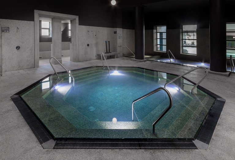 The indoor thermal pool in Pesterzsébet Bath in Budapest 