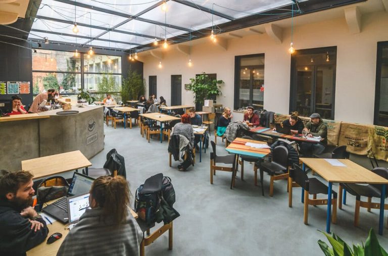 Nagy Lumen is the largest of the three venues of Lumen and serves as a ruin pub