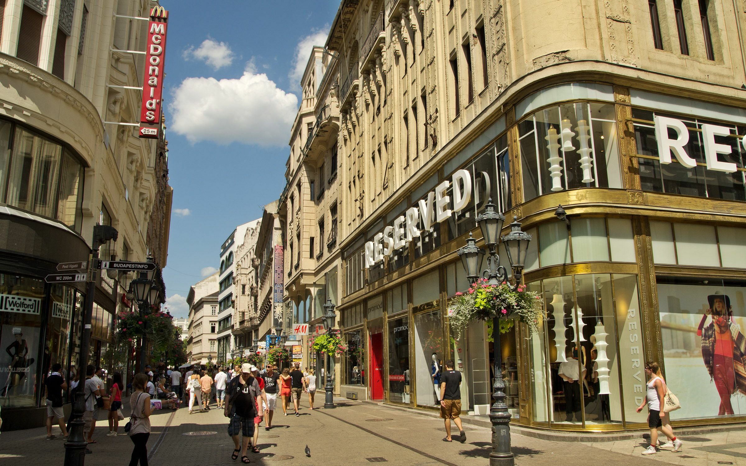 High street fashion stores like Reserved on Vaci utca